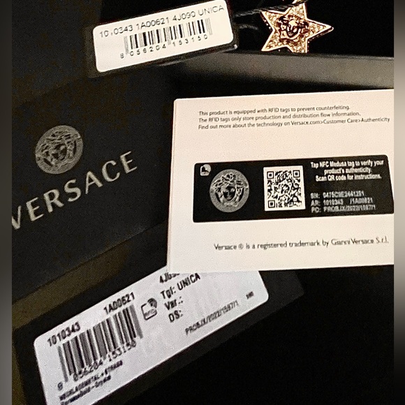 Versace Gorgeous Galaxy Star Medusa Necklace surrounded by Crystals NWT in box - Picture 15 of 16